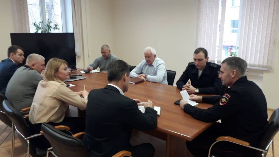 На кануне сотрудниками отдела дорожного, технического надзора и регистрационно-экзаменационной работы Управления Госавтоинспекции МВД по Республике Мордовия в организациях в ведении которых находится дорожная деятельность:...