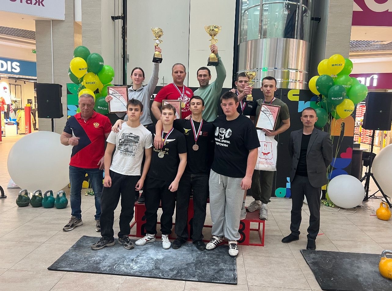 В Саранске состоялось открытое лично-командное первенство по гиревому спорту В Саранске состоялось открытое лично-командное первенство по гиревому спорту