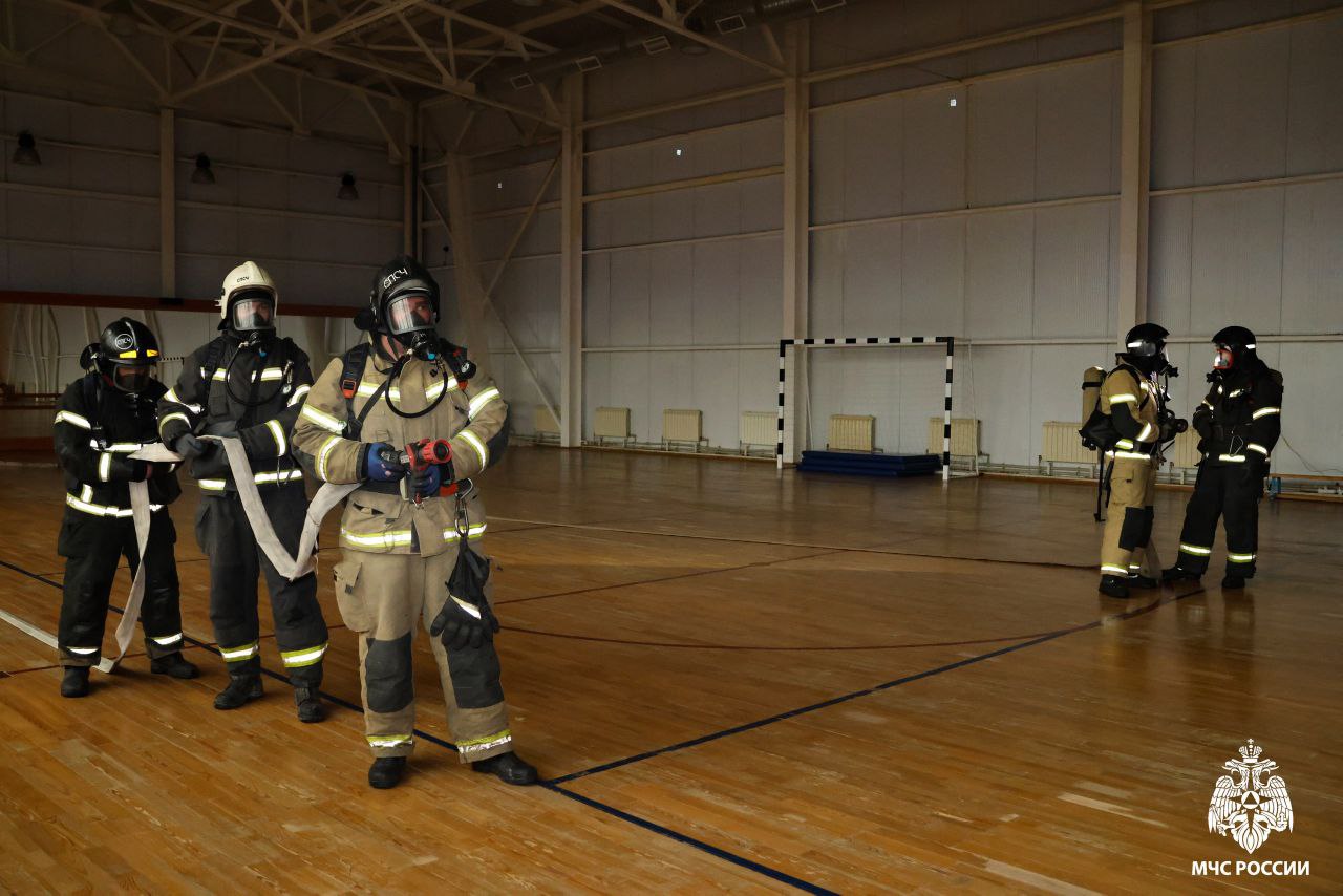 Пожарно-тактические учения на здание Ледовой арены Пожарно-тактические учения на здание Ледовой арены