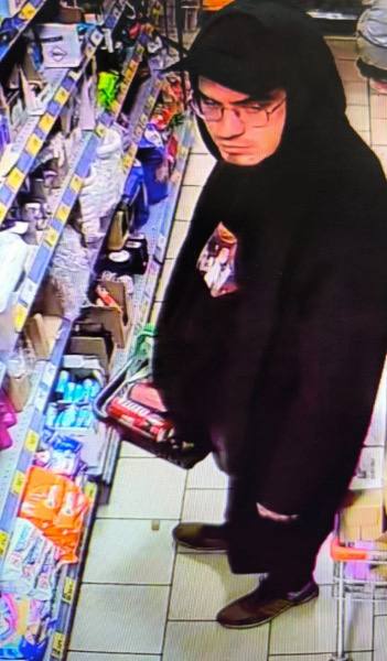 Внимание, устанавливается причастный к хищению товаров из сетевых магазинов в Саранске Внимание, устанавливается причастный к хищению товаров из сетевых магазинов в Саранске