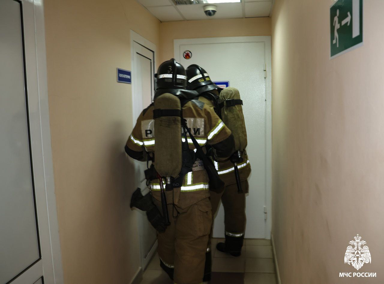 Пожарно-тактические учения на здание Ледовой арены Пожарно-тактические учения на здание Ледовой арены