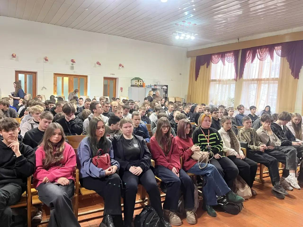 Сотрудники Госавтоинспекции Мордовии совместно с сотрудниками ГКУ РМ «ЦОДД» провели профилактическую беседу с учащимися строительного техникума Сотрудники Госавтоинспекции Мордовии совместно с сотрудниками ГКУ РМ «ЦОДД» провели профилактическую беседу с учащимися строительного техникума