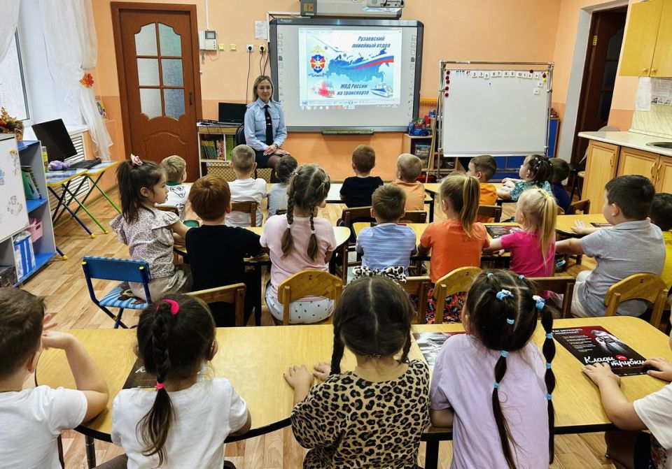 В Рузаевке транспортные полицейские и общественники провели профилактические мероприятия с несовершеннолетними