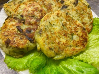 Картофельные оладьи с грибами и сыром