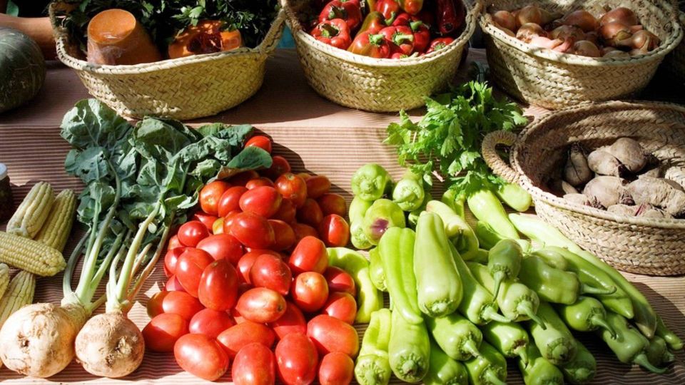 Обходите рынок стороной в это время дня: обвесят или продадут вчерашнее гнилье