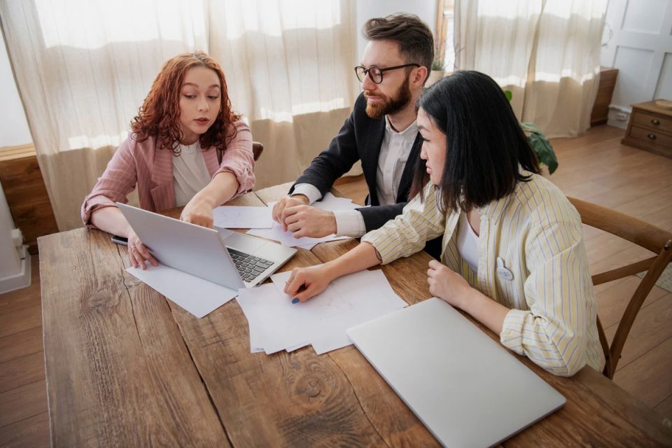 Как развод может обернуться финансовыми трудностями: права бывших супругов на компенсацию