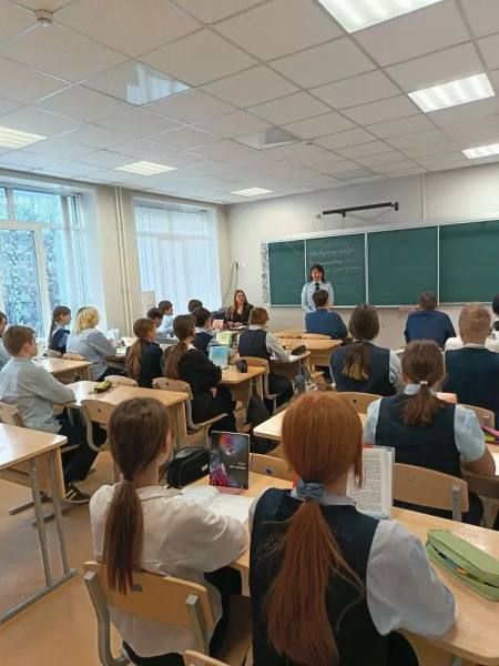 В Мордовии во Всероссийский День правовой помощи детям полицейские и общественники провели для школьников уроки правовых знаний В Мордовии во Всероссийский День правовой помощи детям полицейские и общественники провели для школьников уроки правовых знаний