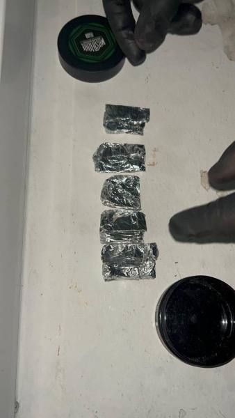 Житель Луховки подозревается в незаконном сбыте и хранении марихуаны Житель Луховки подозревается в незаконном сбыте и хранении марихуаны