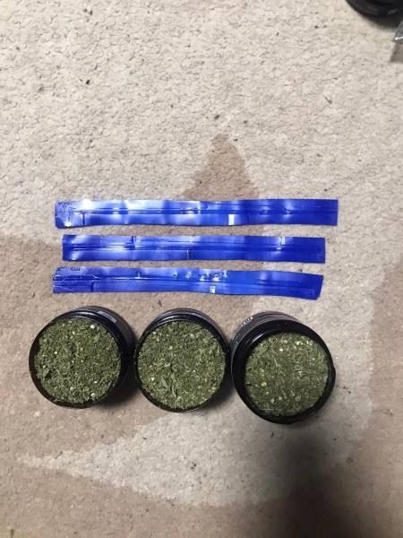 Житель Луховки подозревается в незаконном сбыте и хранении марихуаны Житель Луховки подозревается в незаконном сбыте и хранении марихуаны