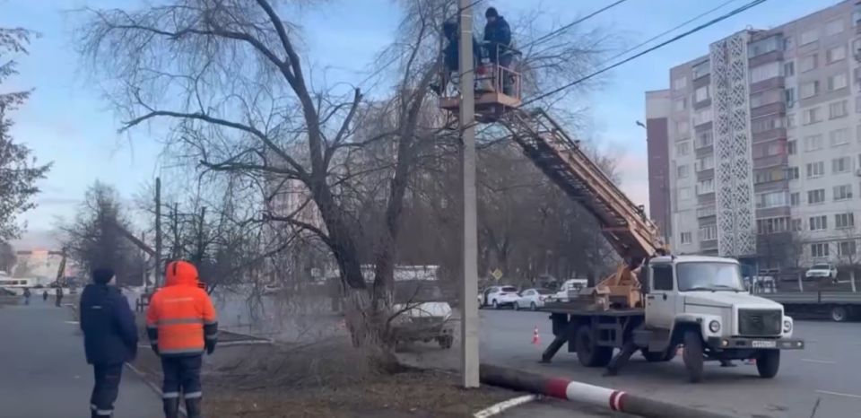 В Пролетарском и Октябрьском районах Саранска идут работы по обновлению освещения – на 54 улицах города