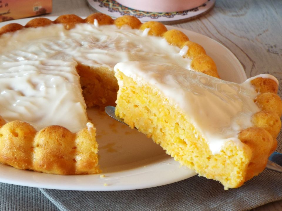 Простой и невероятно вкусный морковный пирог с кремом: легкий рецепт для дома