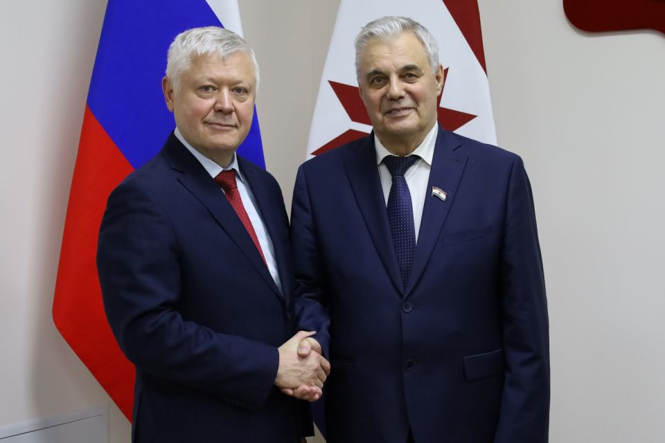 Председатель Госсобрания Мордовии Владимир Чибиркин встретился с председателем Комитета Госдумы России по безопасности и противодействию коррупции Василием Пискаревым