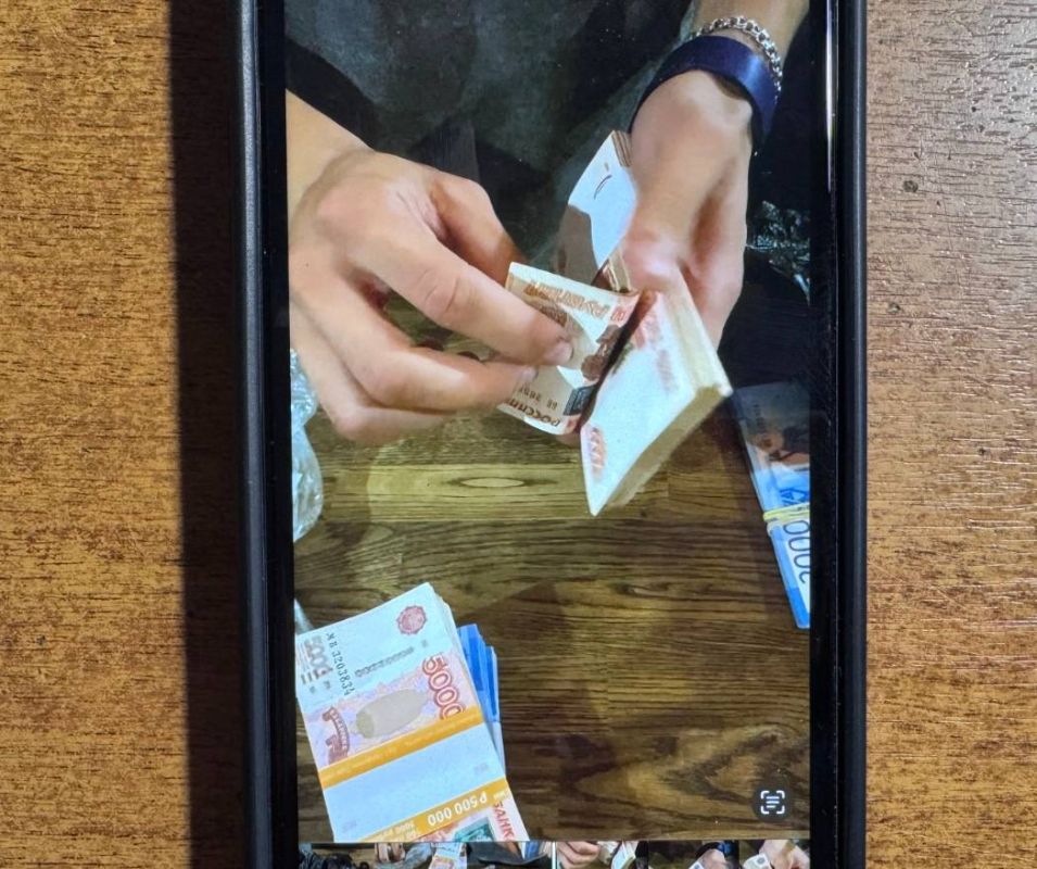 В Саранске несовершеннолетний и его знакомый признаны виновными в хищении у пенсионеров более 4,5 миллионов рублей В Саранске несовершеннолетний и его знакомый признаны виновными в хищении у пенсионеров более 4,5 миллионов рублей