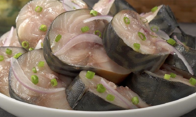 Секреты сибирского соления скумбрии: быстро и на любой стол