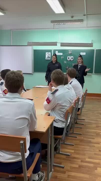 Школьники примерили на себя профессии юридического консультанта, детектива и судьи