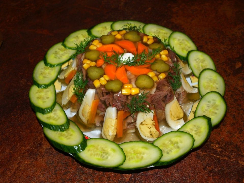 Идеальный холодец к празднику: секреты приготовления без желатина