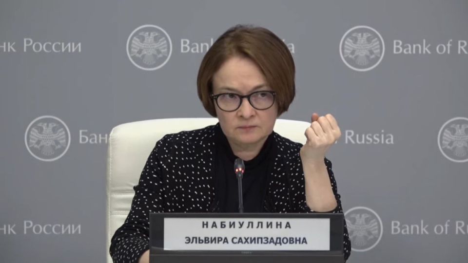 Рубль крепнет на фоне грядущих экономических вызовов: что ждать гражданам?