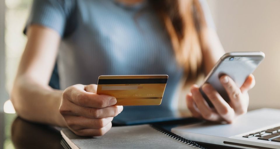 Как заморозка платежей на 10 суток изменит финансовую безопасность россиян