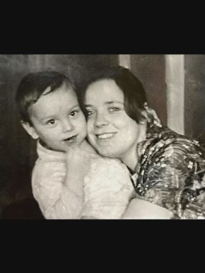 С Днём матери!. Сегодня мы отмечаем один из самых трогательных и значимых праздников — День матери! Мама — это не просто слово, это целый мир, наполненный теплом и нежностью