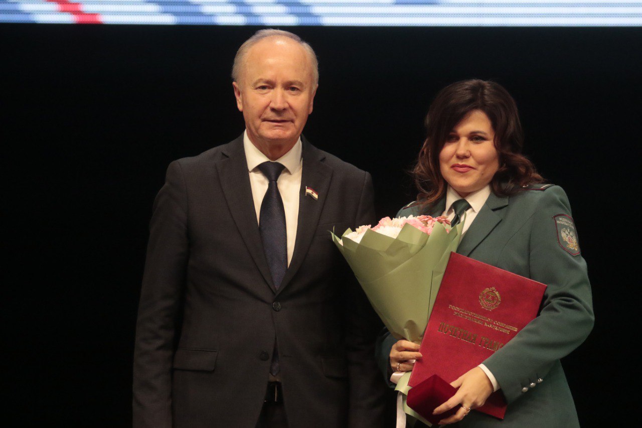 Сергей Вдовин вручил награды Госсобрания налоговикам Мордовии Сергей Вдовин вручил награды Госсобрания налоговикам Мордовии