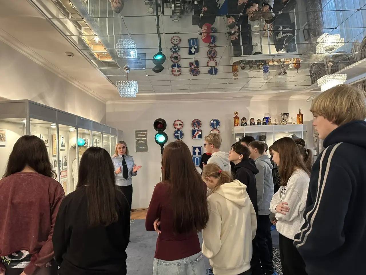 Школьники посетили музей Госавтоинспекции Школьники посетили музей Госавтоинспекции