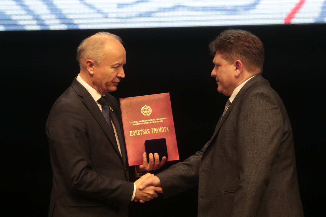 Сергей Вдовин вручил награды Госсобрания налоговикам Мордовии Сергей Вдовин вручил награды Госсобрания налоговикам Мордовии