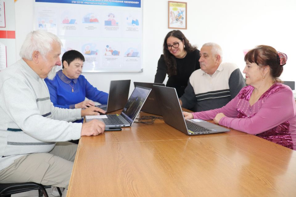 Компьютерные курсы для пенсионеров: новое дыхание в цифровом мире