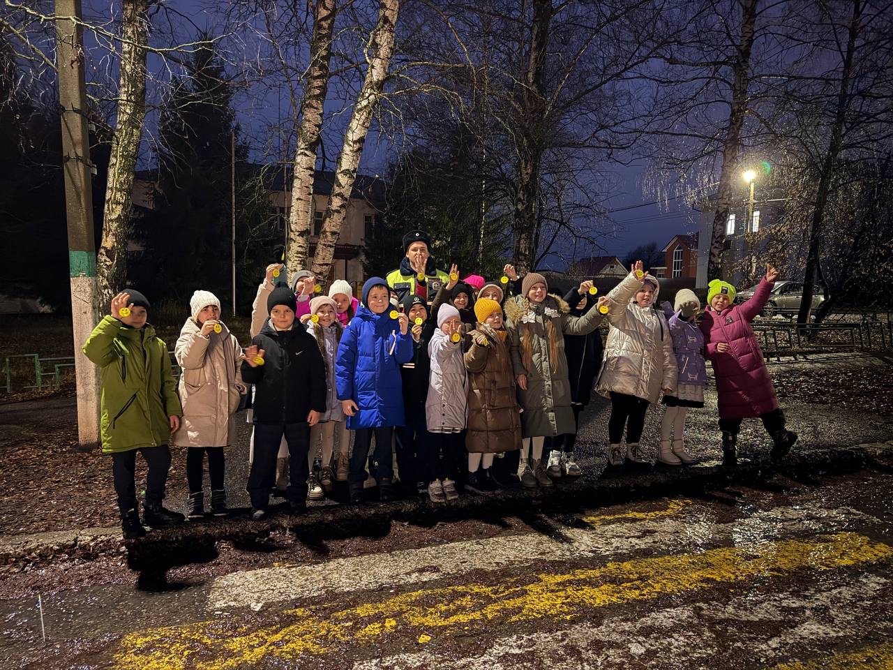 В рамках профилактического мероприятия "Засветись!" начальник отделения Госавтоинспекции ММО МВД России Лямбирский Денис Пашуткин посетил учащихся 3 класса МОУ "Лямбирская СОШ № 1» В рамках профилактического мероприятия "Засветись!" начальник отделения Госавтоинспекции ММО МВД России Лямбирский Денис Пашуткин посетил учащихся 3 класса МОУ "Лямбирская СОШ № 1»