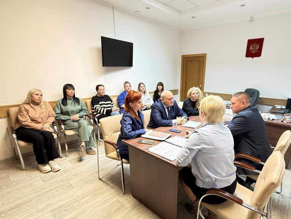 В Мордовии сотрудники УВМ регионального МВД провели рабочую встречу с представителями вуза по соблюдению требований миграционного законодательства иностранными студентами, обучающимися в учебном заведении