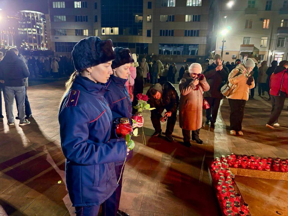 Сотрудники следственного управления почтили память павших в День Неизвестного Солдата