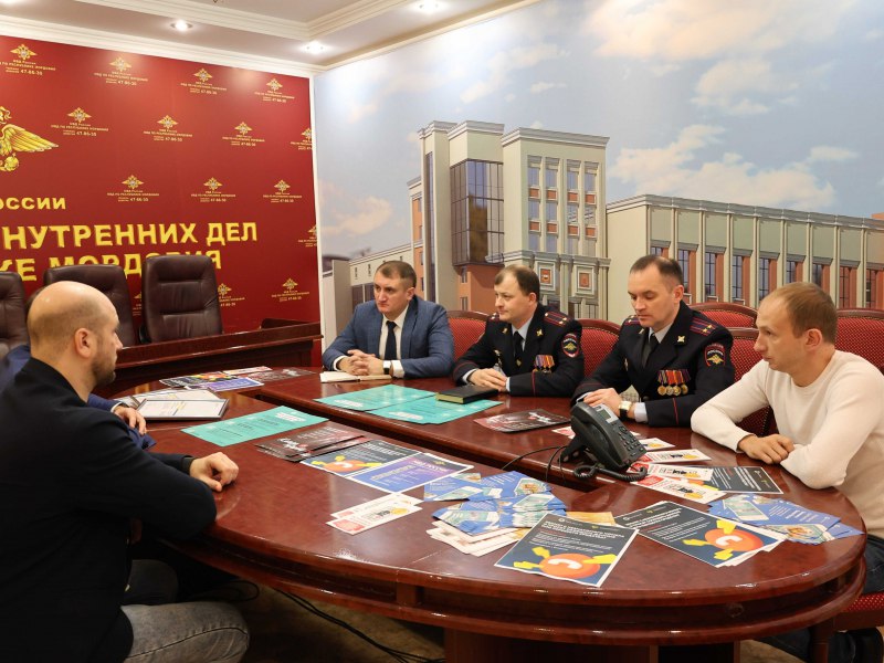 Руководство Управления уголовного розыска республиканского МВД встретилось с представителями банковской сферы региона Руководство Управления уголовного розыска республиканского МВД встретилось с представителями банковской сферы региона