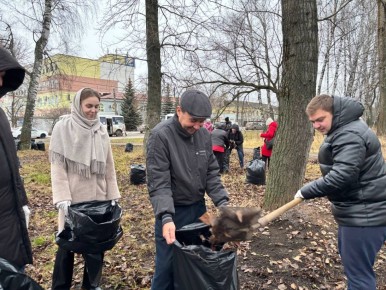 Сегодня сотрудники администрации городского округа Саранск приняли участие в зимнем субботнике