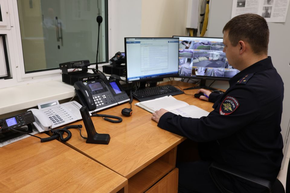 Житель Саранска обвиняется в хищении трех мобильных телефонов, пенсии, принадлежащей знакомому, и денежных средств с банковской карты инвалида