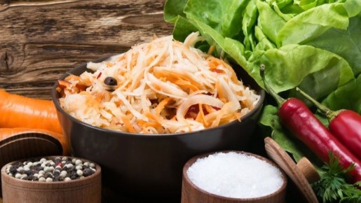 Как правильно квасить капусту: секреты без горечи и мягкости