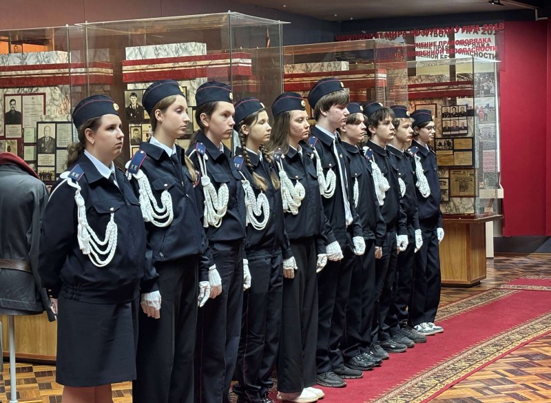 В МВД по Республике Мордовия состоялось торжественное мероприятие «Герои Отечества: связь времен и поколений» В МВД по Республике Мордовия состоялось торжественное мероприятие «Герои Отечества: связь времен и поколений»