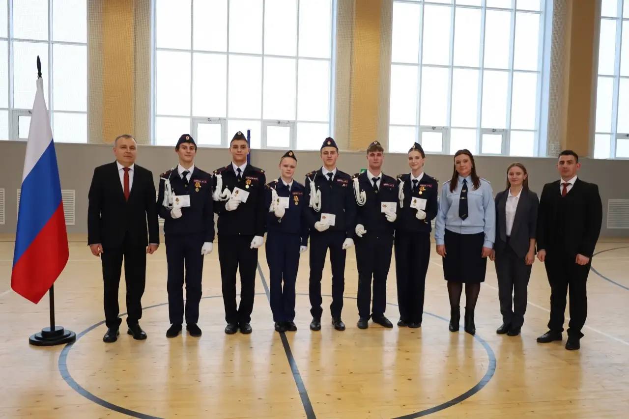 Сотрудники Госавтоинспекции Мордовии приняли участие в церемонии посвящения школьников в кадеты Сотрудники Госавтоинспекции Мордовии приняли участие в церемонии посвящения школьников в кадеты