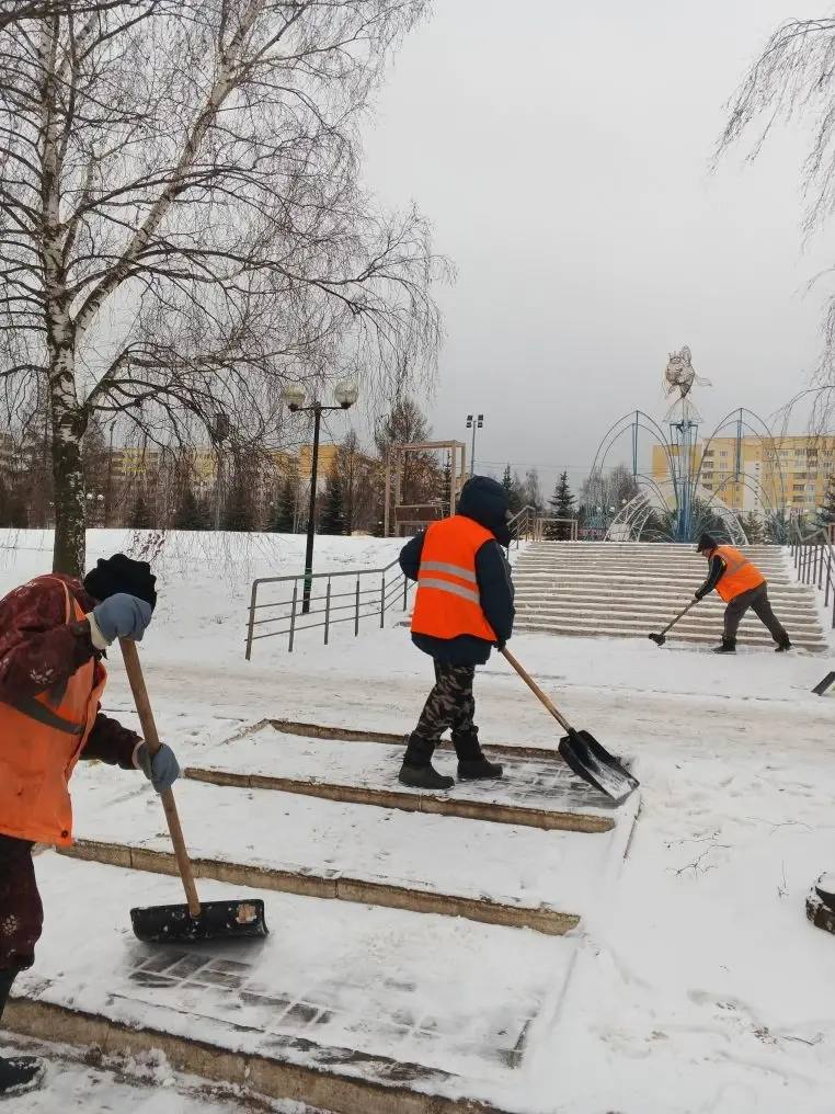 В Саранске продолжается уборка снега и обработка территорий противогололедными средствами В Саранске продолжается уборка снега и обработка территорий противогололедными средствами