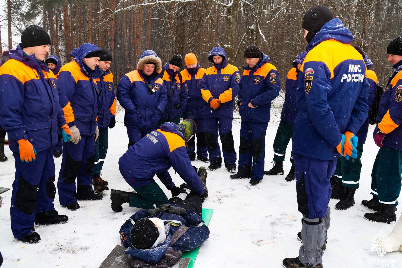 Спасатели МЧС России отработали сценарий поиска людей в природной среде Спасатели МЧС России отработали сценарий поиска людей в природной среде