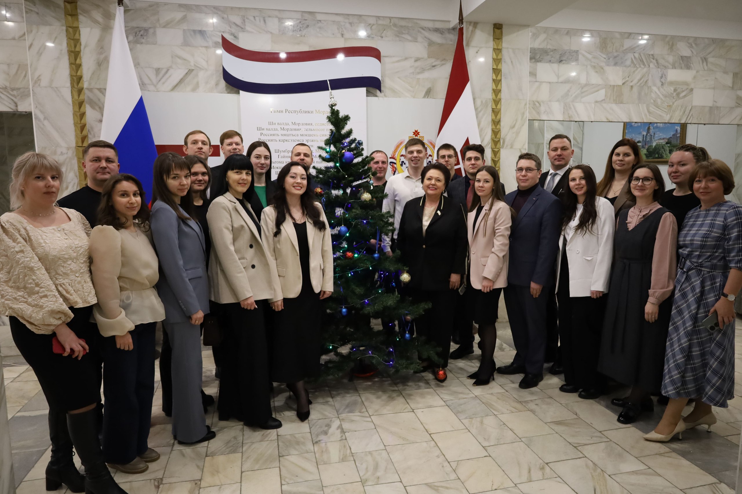 Молодежный парламент подвел итоги годовой работы: в заседании участвовали Председатель Госсобрания Мордовии Владимир Чибиркин и его заместитель Наталья Долматова Молодежный парламент подвел итоги годовой работы: в заседании участвовали Председатель Госсобрания Мордовии Владимир Чибиркин и его заместитель Наталья Долматова