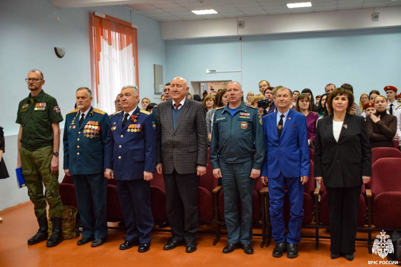 Ученики Инсарской школы №2 пополнили ряды кадетов МЧС! Ученики Инсарской школы №2 пополнили ряды кадетов МЧС!