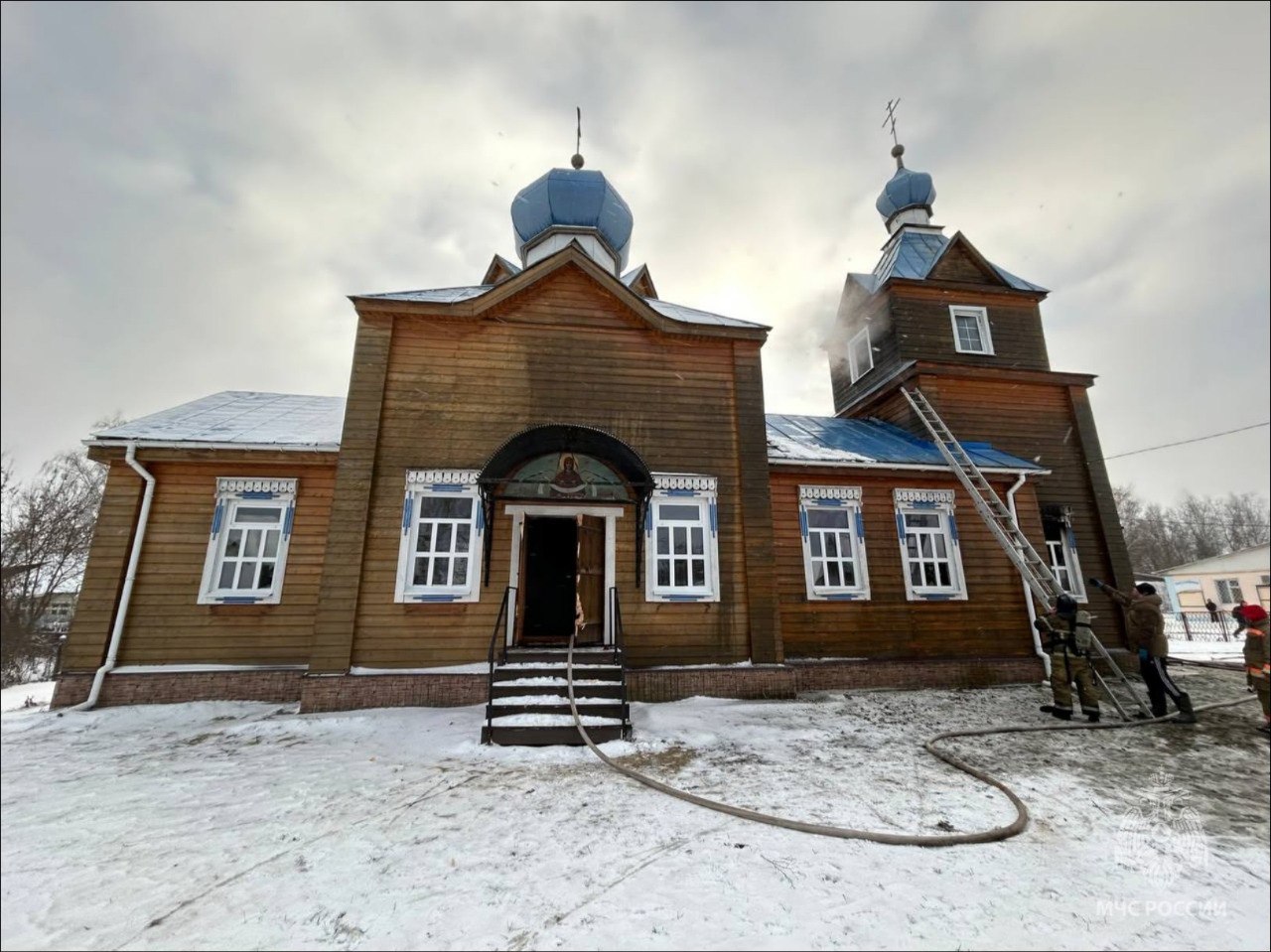 В Зубово-Полянском районе произошло возгорание в Покровской церкви В Зубово-Полянском районе произошло возгорание в Покровской церкви