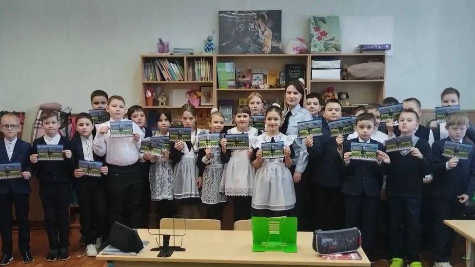 Инспектор по пропаганде БДД отделения Госавтоинспекции ММО МВД России «Чамзинский» провела информационно - пропагандистскую акцию «Стань заметнее» с учащимися 4 класса в МБОУ «КСОШ №2» Инспектор по пропаганде БДД отделения Госавтоинспекции ММО МВД России «Чамзинский» провела информационно - пропагандистскую акцию «Стань заметнее» с учащимися 4 класса в МБОУ «КСОШ №2»