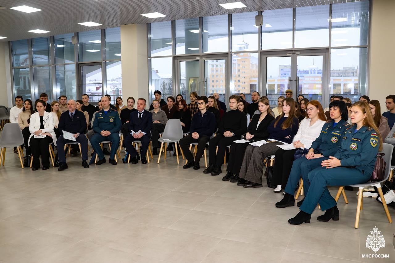 На страже безопасности: МЧС России и МГУ им. Н.П. Огарёва развивают сотрудничество На страже безопасности: МЧС России и МГУ им. Н.П. Огарёва развивают сотрудничество