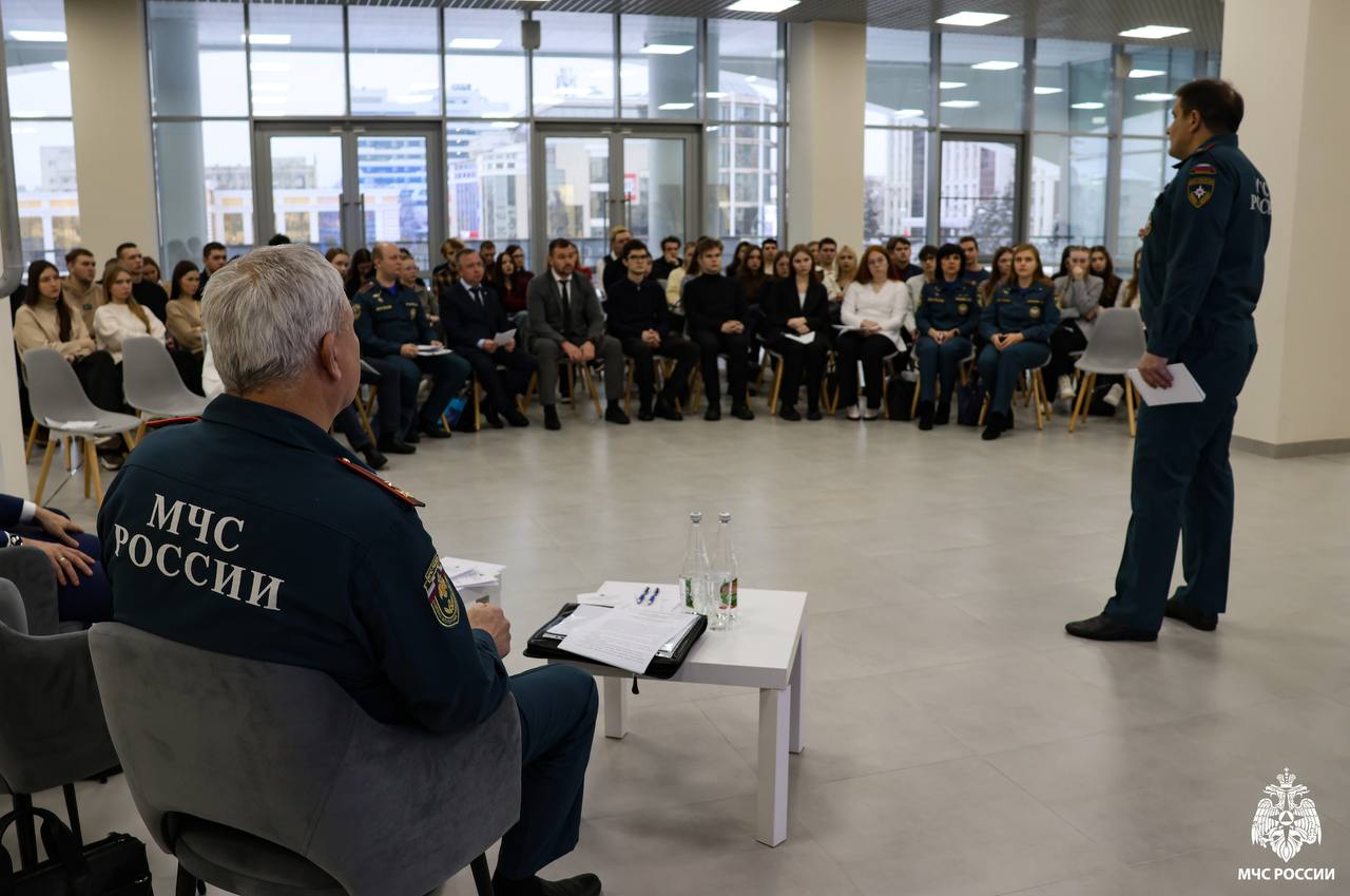 На страже безопасности: МЧС России и МГУ им. Н.П. Огарёва развивают сотрудничество На страже безопасности: МЧС России и МГУ им. Н.П. Огарёва развивают сотрудничество