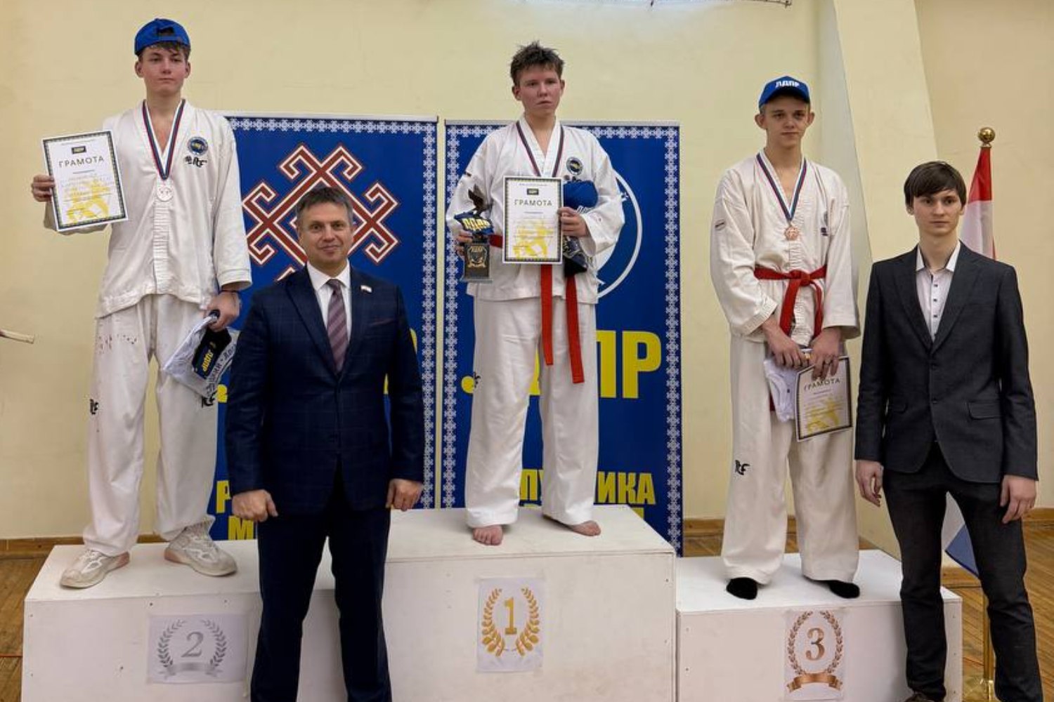 Заместитель Председателя Госсобрания Мордовии Евгений Тюрин оказал содействие в проведении турнира по тхэквондо