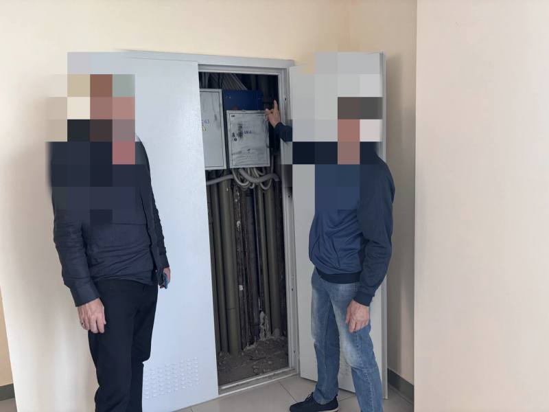 В Саранске двое слесарей признаны виновными в хищении из больницы электропровода на сумму более 400 тысяч рублей В Саранске двое слесарей признаны виновными в хищении из больницы электропровода на сумму более 400 тысяч рублей