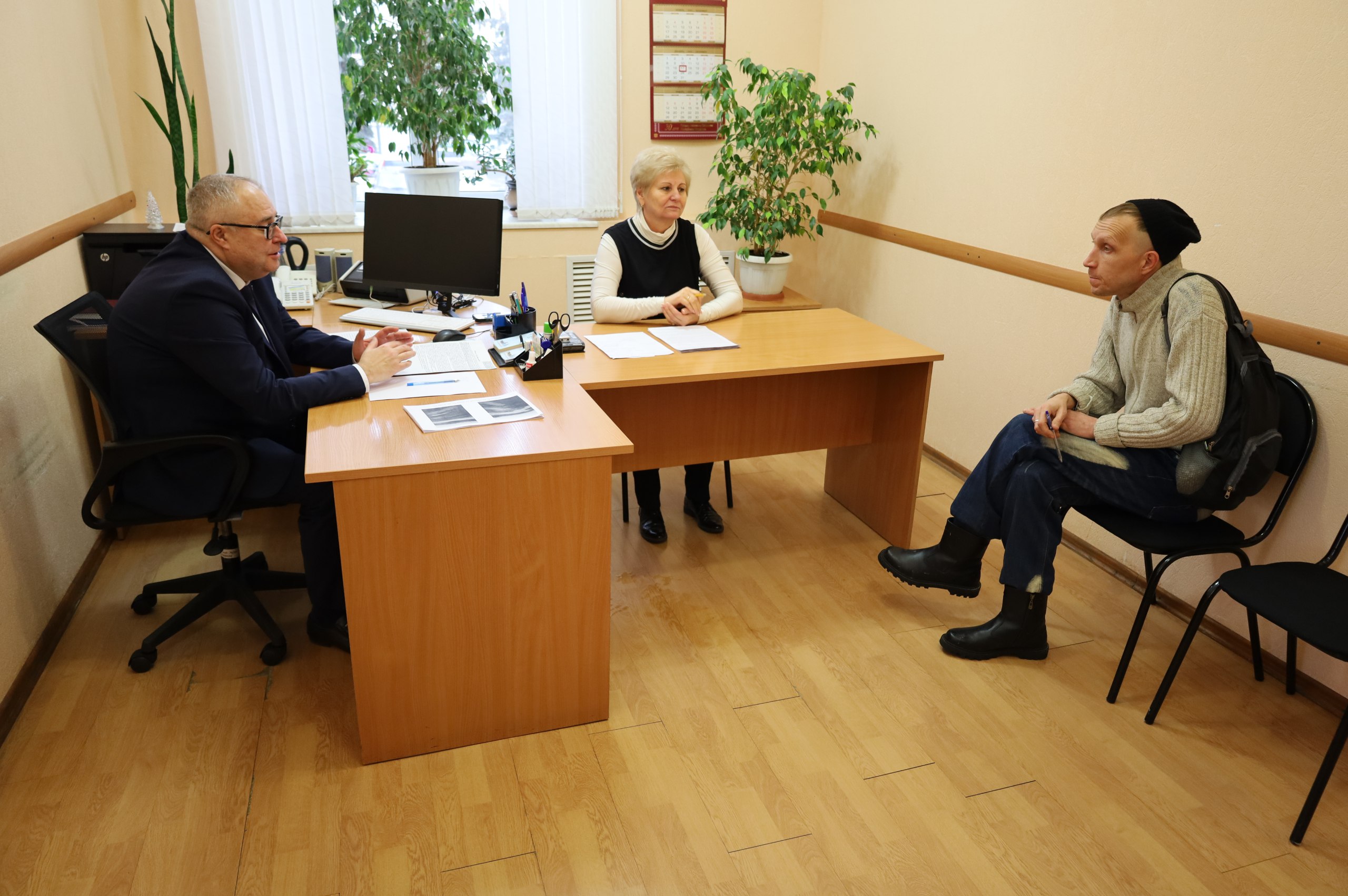 Руководитель фракции «Справедливая Россия – За правду» Тимур Гераськин провел прием граждан в Госсобрании Мордовии Руководитель фракции «Справедливая Россия – За правду» Тимур Гераськин провел прием граждан в Госсобрании Мордовии