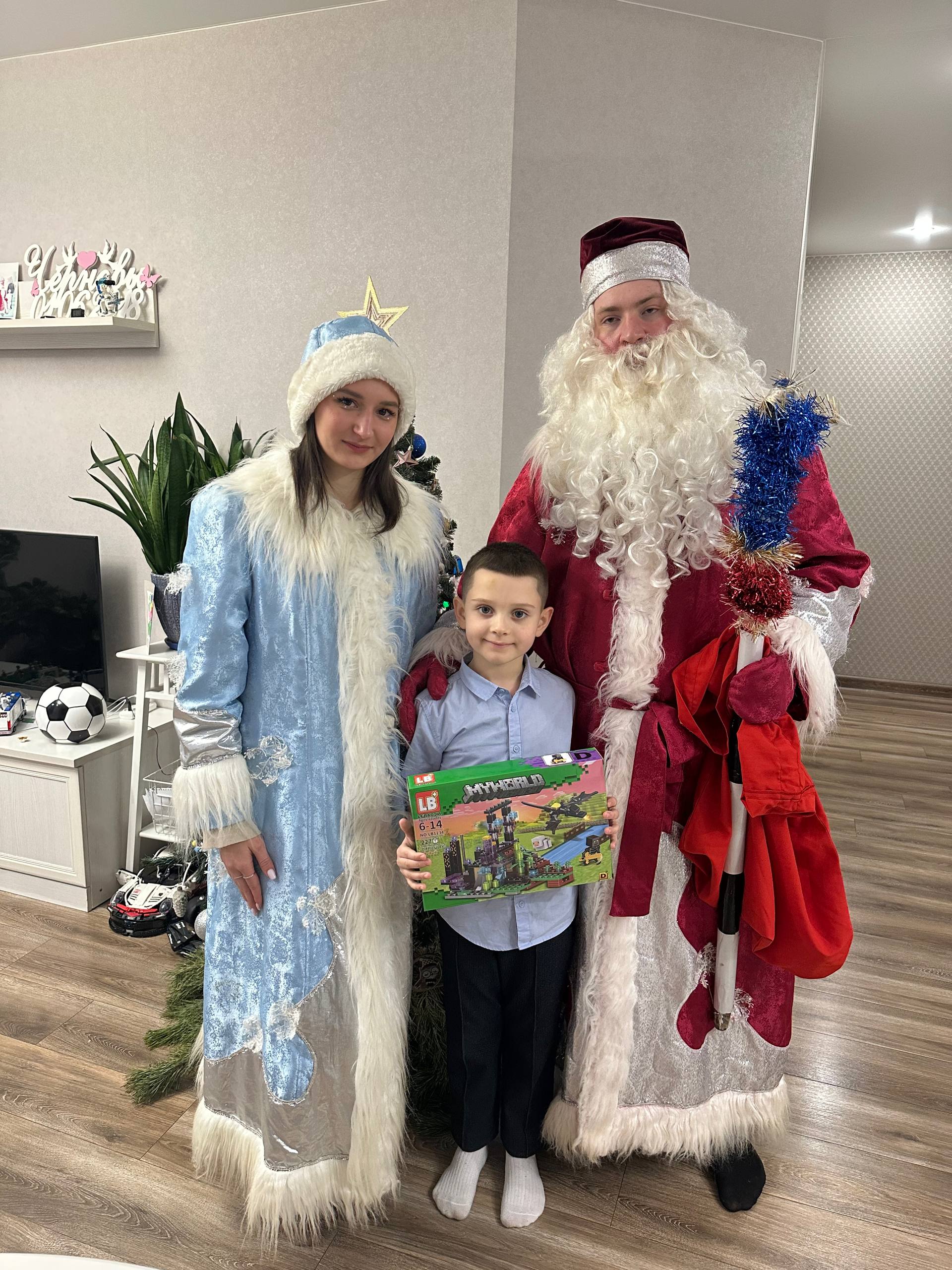 В Мордовии Патрульный Дед Мороз поздравляет с Новым Годом юных участников дорожного движения В Мордовии Патрульный Дед Мороз поздравляет с Новым Годом юных участников дорожного движения