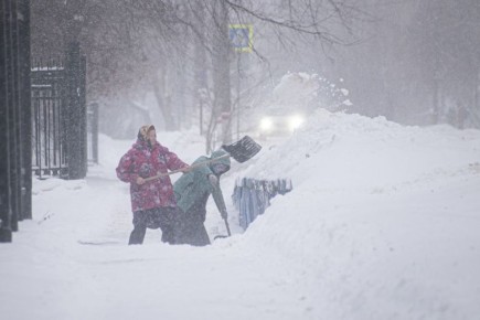 Пока мы отдыхаем и доедаем салатики, представители коммунальных служб трудятся