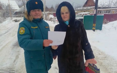 В районах Мордовии сотрудники МЧС проводят обходы жилого сектора